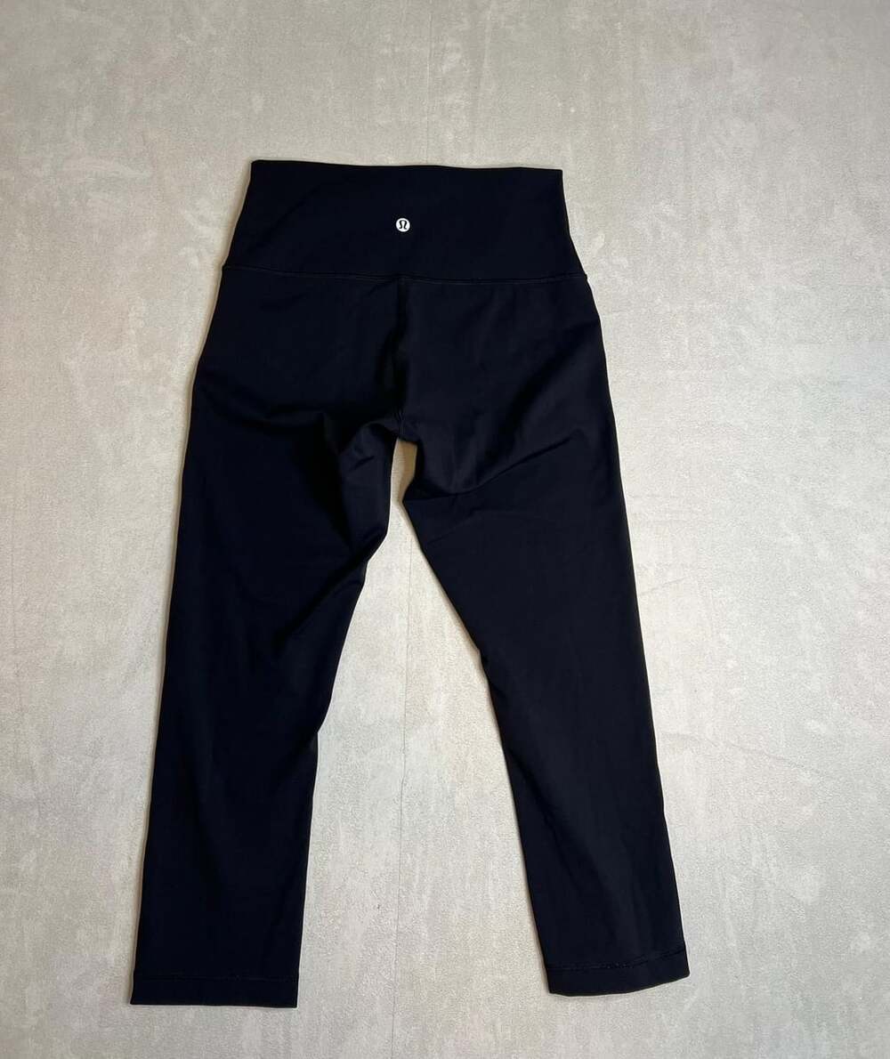 Lululemon Women's Black High-Rise Cropped Leggings Size 6
